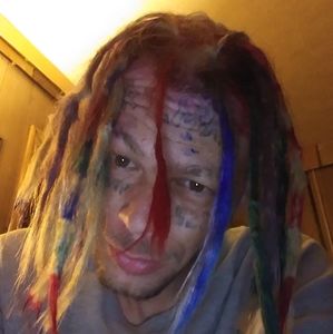 Meet your Posher, Logan